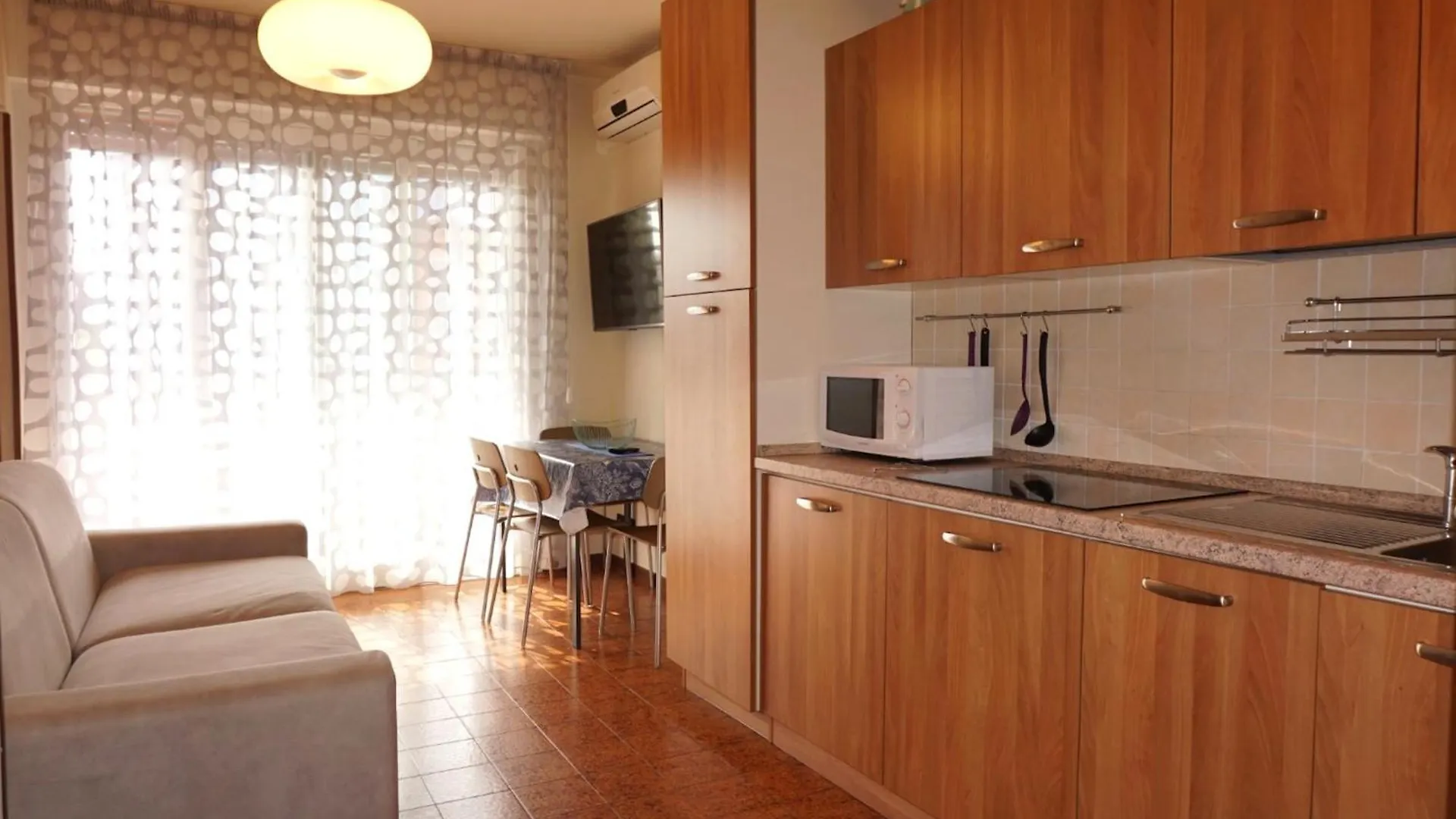 Modern Studio With Shared Pool - Beahost 圣玛格丽塔波尔勒港 公寓